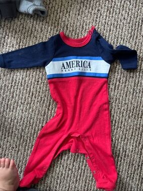 Perry Ellis Red & Navy 'America' Baby Footie